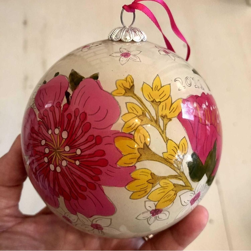 Retired 2011 Vera Bradley ornament - Tea Garden
